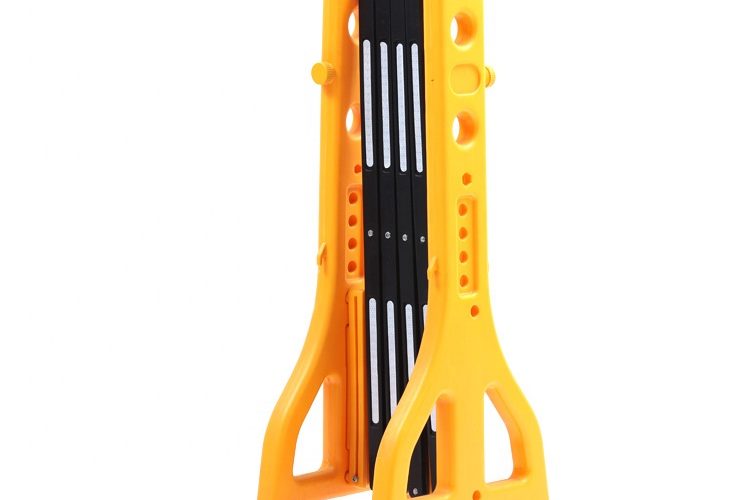 Retractable plastic folding traffic safety fence (2)